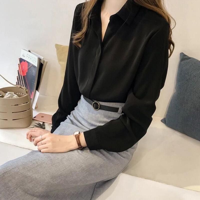 Emery | Elegante Minimalistische Satijnen Blouse