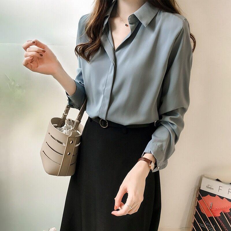 Emery | Elegante Minimalistische Satijnen Blouse