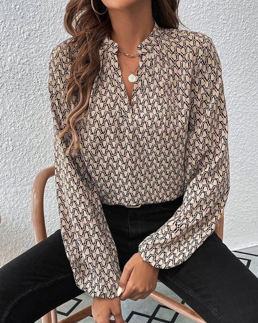 Grace | Stylish V-neck blouse with print